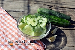Salata de castraveti cu usturoi
